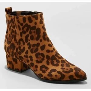 A New Day Valerie Chelsea Boots WMNS 7 Brown Leopard Print Microsuede Block Heel